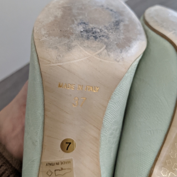 Le Chateau Mint Lace Heels - Picture 7 of 10